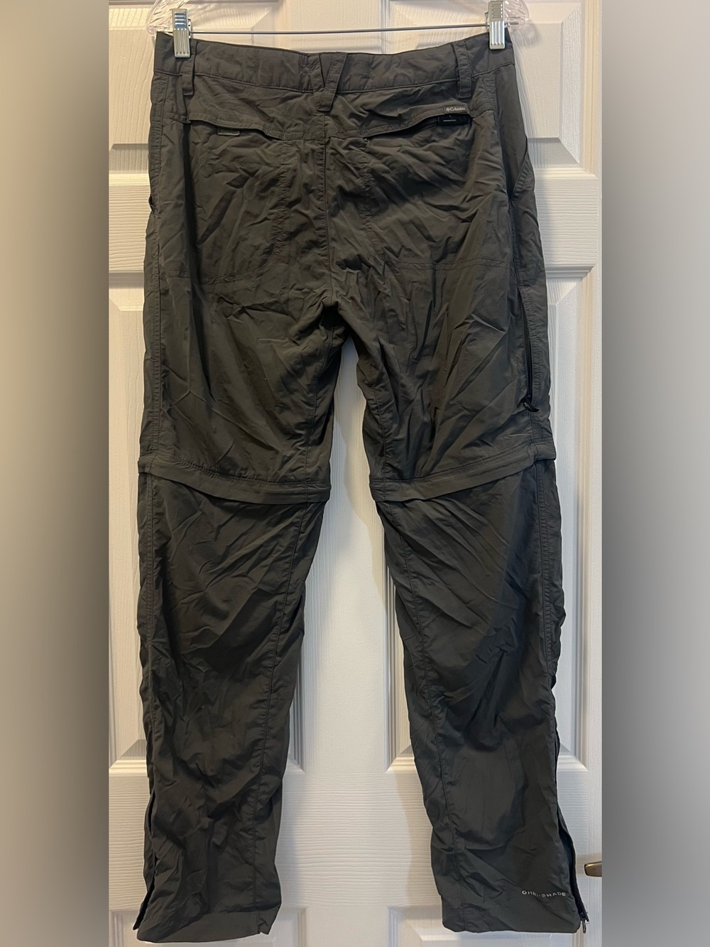 Women's Columbia Gray Convertible Hiking Pants, Size 8. - Picture 2 of 7